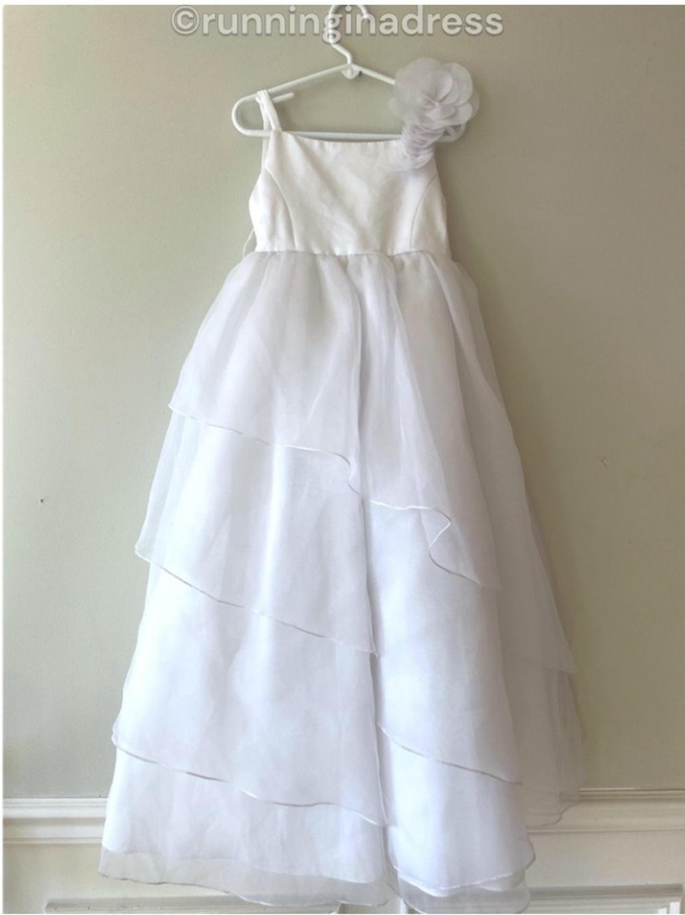 David’s Bridal White Organza Tiered Flower Girl Dress WG1267 Size 6 - Picture 2 of 16